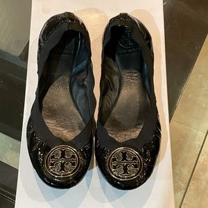 Tory Burch Black Caroline Patent Leather Ballet Flats 9